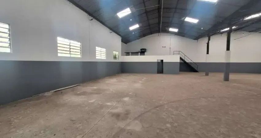 Barracão / Galpão / Depósito com 3 salas para alugar na Rua Ministro Edmundo Lins, 76, Ferreira, São Paulo