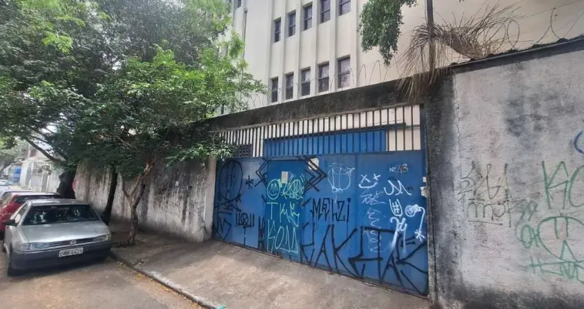 GALPÃO COM 300 M2 DE AREA UTIL E 420 DE AREA TOTAL FL26