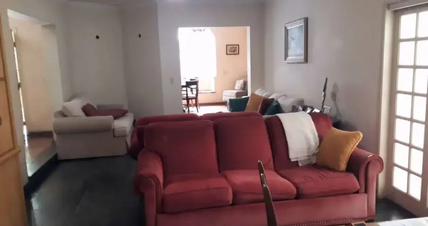 450m² de Puro Conforto: Sobrado com Piscina e Acabamentos Nobres. FL43