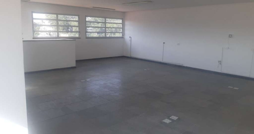 Prédio com 4 salas para alugar na Avenida Professor José Maria Alkmin, 598, Jardim Ester, São Paulo