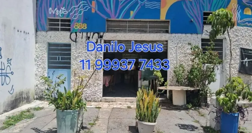 Sala comercial com aproximadamente 40m², 1 banheiro. FL51