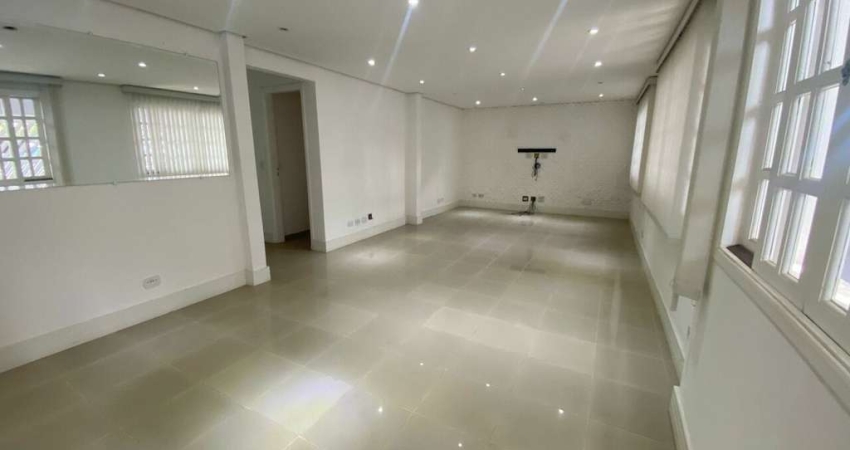 Casa Térrea na Cidade dos Bandeirantes ? 180m², 3 Dormitórios e 4 Vagas Código: FL12