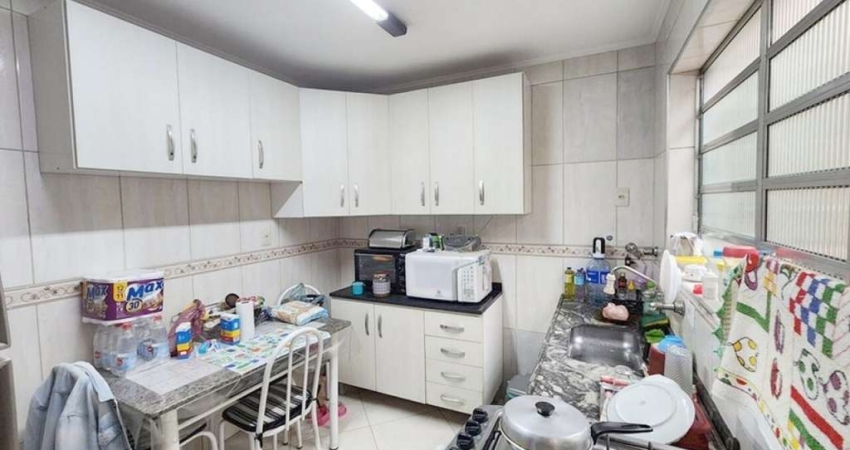 Sobrado com 2 Quartos e 3 banheiros à Venda, 100 m² por R$ 690.000 - FL38