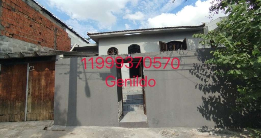 CASA 2 QUARTOS 1 SUITE SALA DE JANTAR QUINTAL  1 VAGA ACEITA PET JARDIM  FÁCIL ACESSO AO METRO FL55