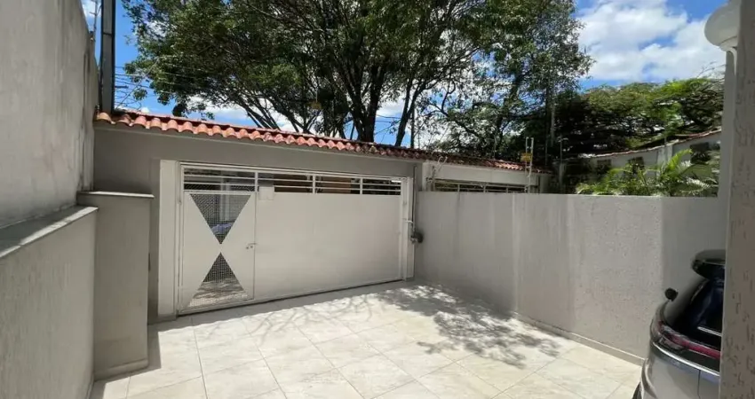 Lindo sobrado de alto padrão com churrasqueira e 3 vagas fi37