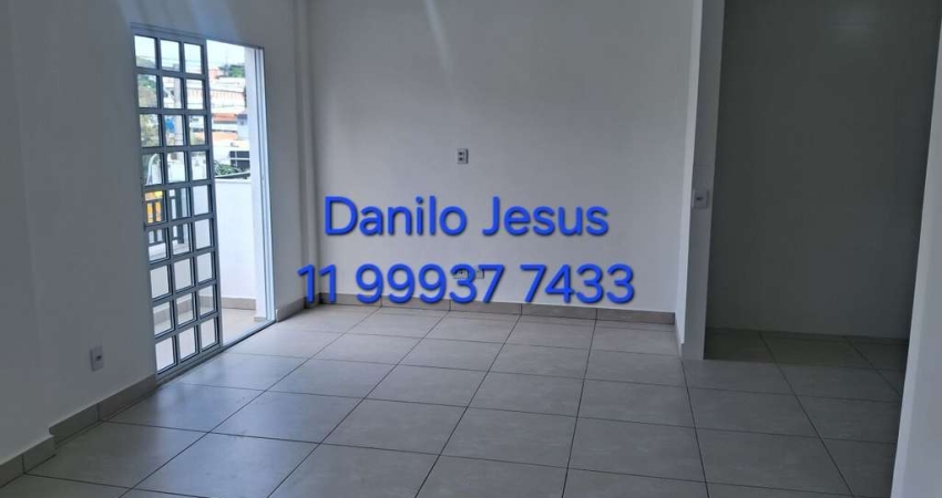 Apartamento com 1 dormitório, sala, cozinha, banheiro e lavanderia tudo integrado. FL51