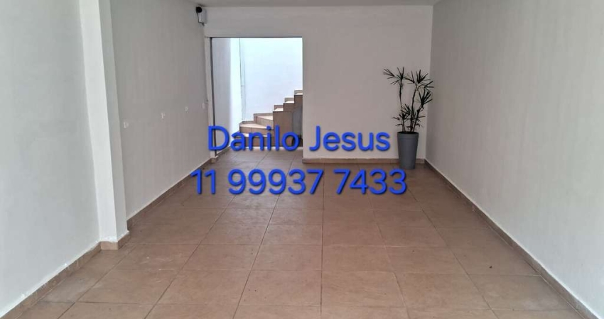 Casa  2 dormitórios com ar condicionado e 4 vagas. FL51