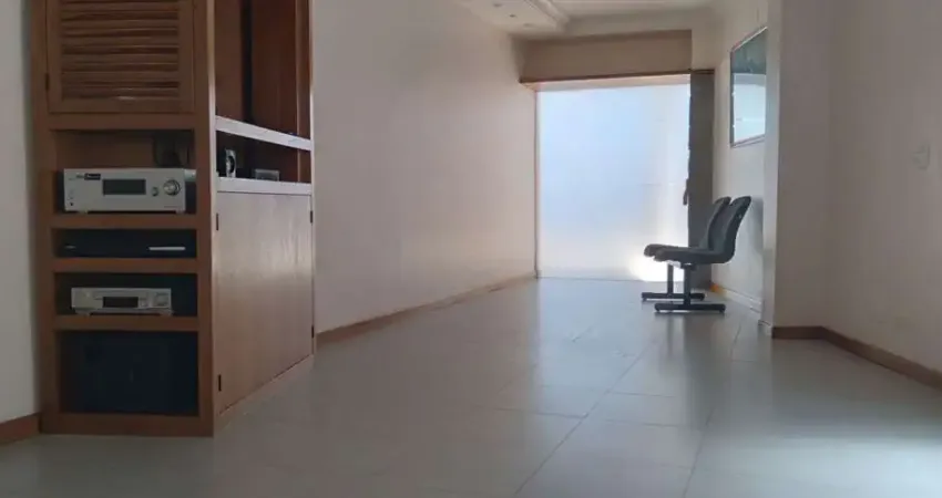 Sobrado de Luxo no Jardim Peri Peri - 250m², 3 Dorms (1 Suíte) + 4 Vagas - FL43