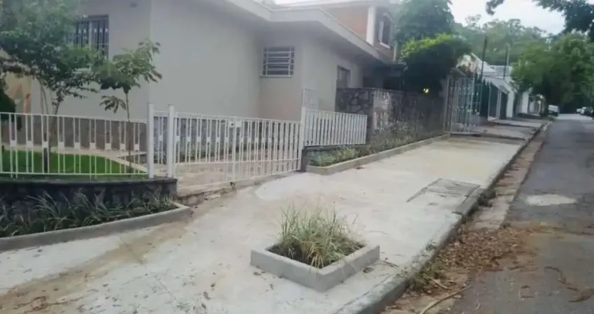 Casa térrea 3 dormitórios e 3 vagas - Jd Bonfiglioli - FL56