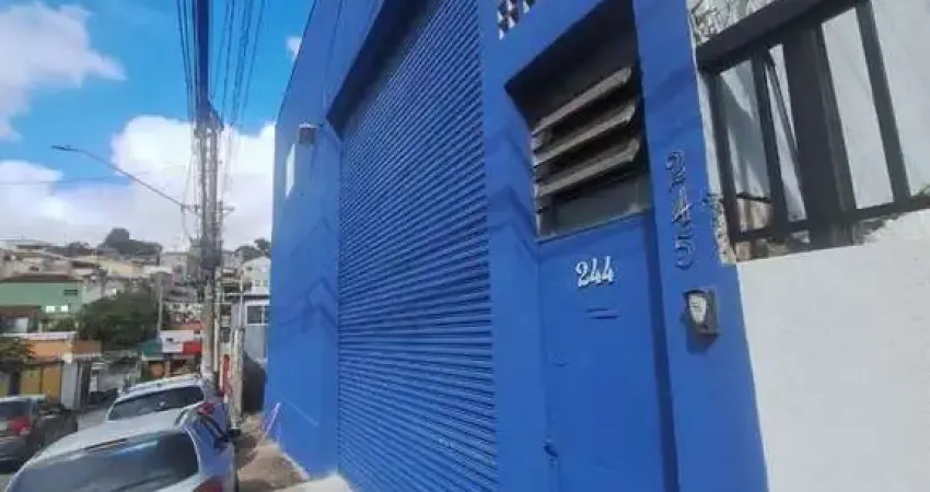 GALPÃO COM 330 M2 E PÉ DIREITO DE 7 M FL26