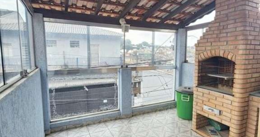 Sobrado 2 dormitorios, 1 vaga, sala de estar, lavabo, varanda com churraqueira.Fl58