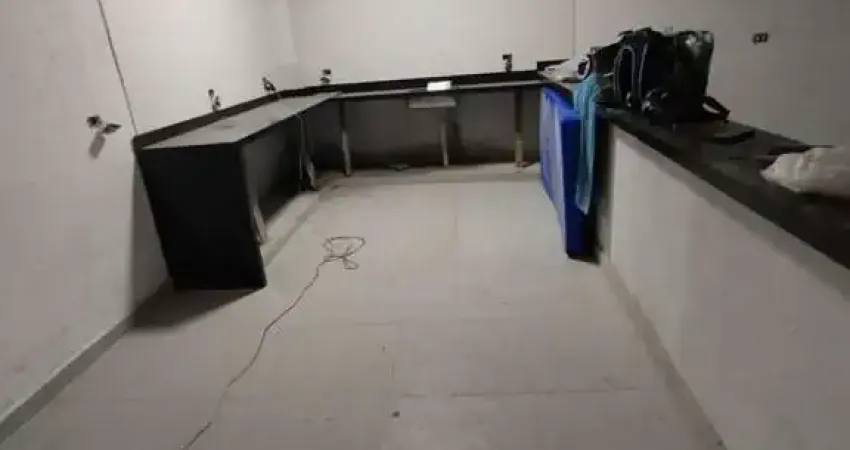 Barracão / Galpão / Depósito com 4 salas para alugar na Rua Santa Crescência, 2147483647, Ferreira, São Paulo