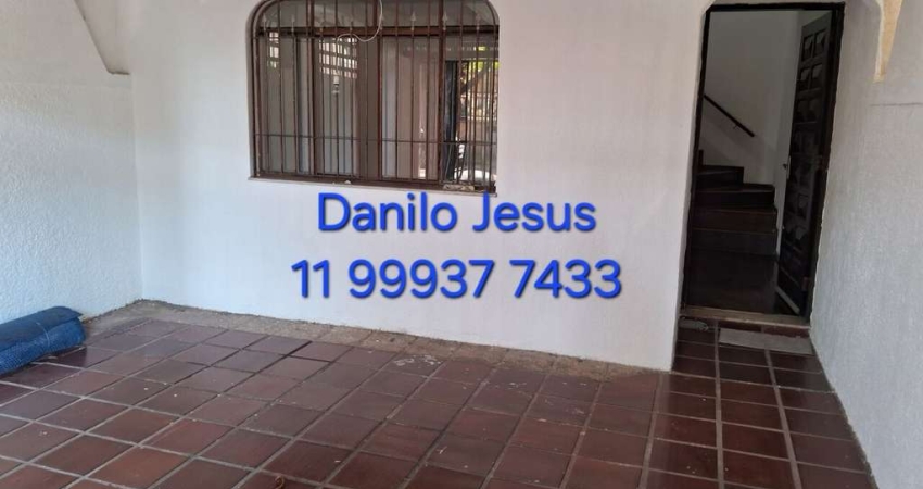 Sobrado com 2 dormitórios, 2 banheiros e 2 vagas. FL51