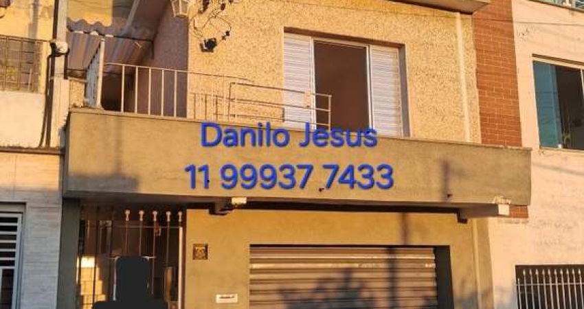Casa com 2 dormitórios,  2 vagas e 1 banheiro. FL51