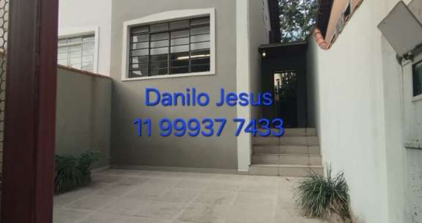 Sobrado com 3 dormitórios, 2 banheiros e 2 vagas. FL51
