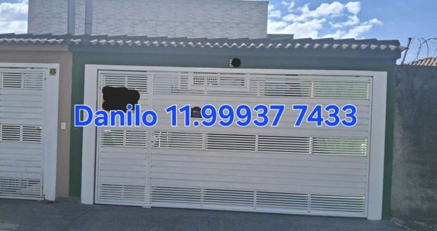 Sobrado com 3 dormitórios,  3 banheiros e 3 vagas . FL51
