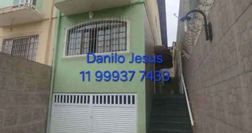 Sobrado com 3 dormitórios, 3 banheiros e 3 dormitórios. FL51