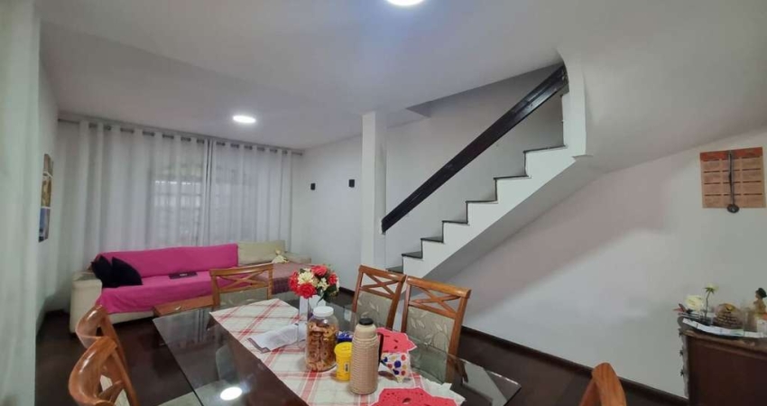 VENDA SOBRADO 120m² 04 QUARTOS 02 SUÍTES E DUAS VAGAS - FL38