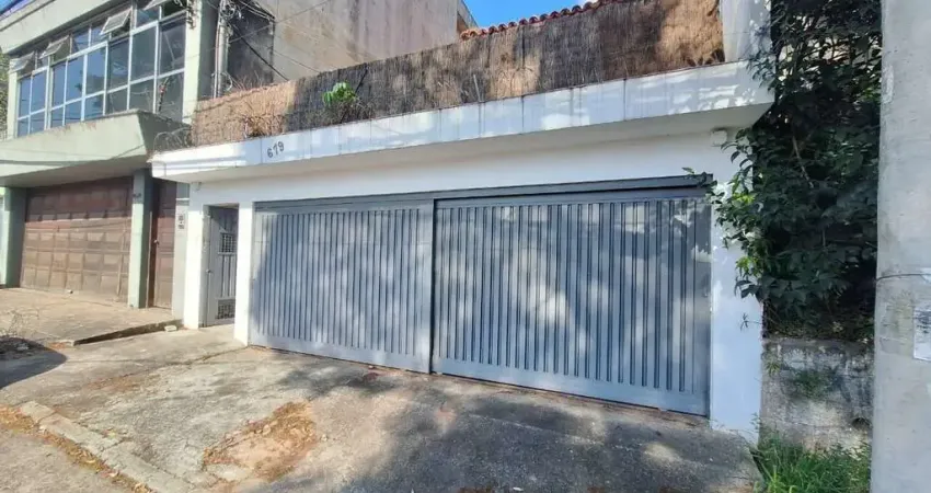 CASA TERREA COM 2 DORMITORIOS, QUINTAL E CHURRASQUEIRA FL26
