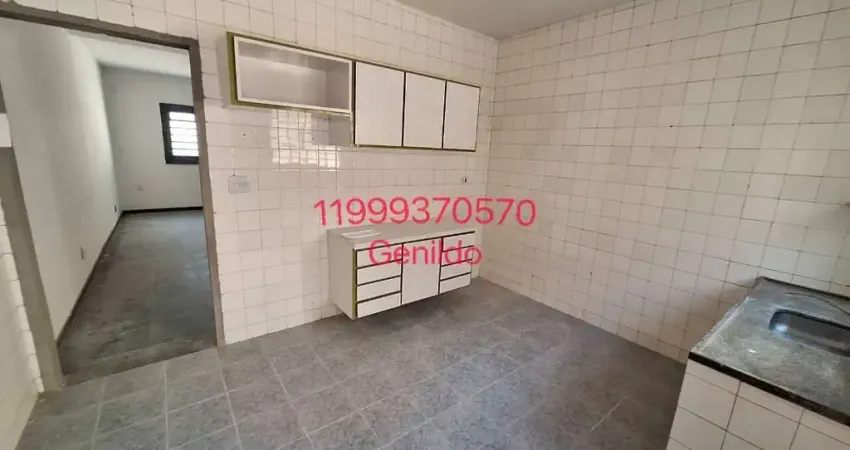 SOBRADO COM 2 QUARTOS, 2 VAGAS , EDICULA, QUINTAL, FÁCIL ACESSO AO METRO ACEITA PET FL55