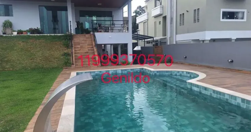 SOBRADO EM CONDOMÍNIO COM PISCINA 4 QUARTOS 4 SUITES 6 VAGAS SALÃO DE FESTA ARMÁRIOS PLANEJADOS FL55