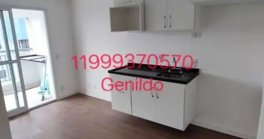 Apartamento com 2 quartos, sacada , armários planejados vaga de garagem, a 150 metros do metro fl55