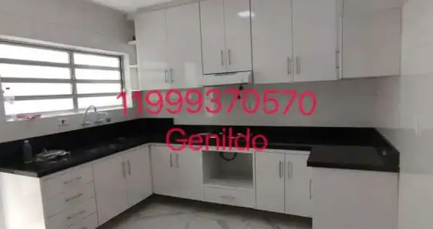 Casa  com 3 quartos sendo 1 suite, quintal, 2 vagas, edicula, em avenida movimentada aceita pet fl55