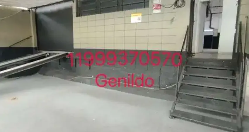 Galpão com 400m2 300 de área fabril , plataforma e rampa ,4 salas, 2 suites,3 vagas, trifásico fl55