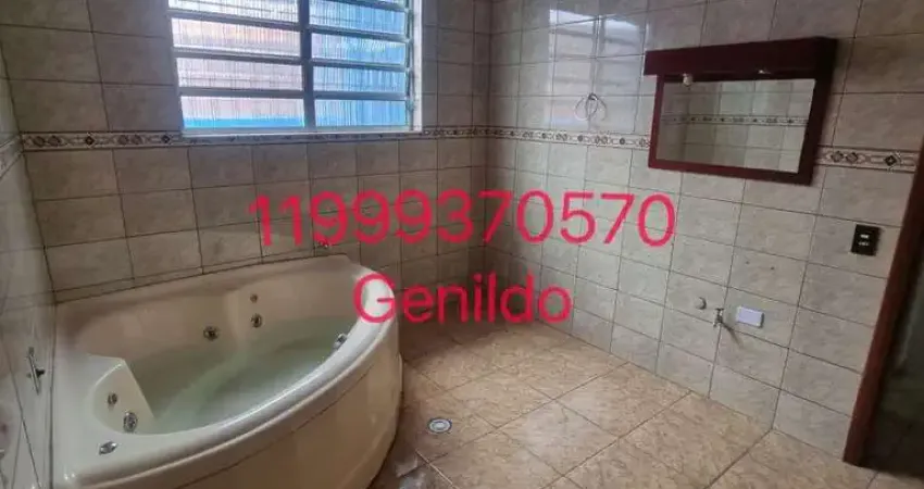 Casa com 2 quartos sendo 1 suite máster, 2 vagas, rua sem saida , quintal , aceita pet , fl55