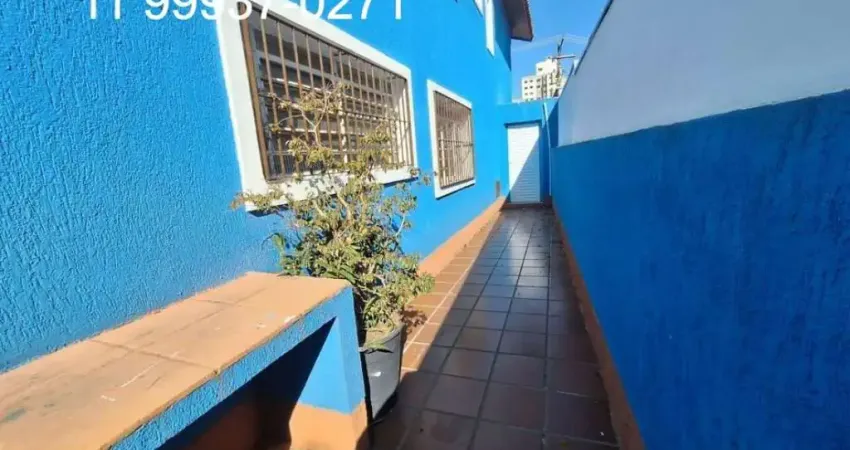 Casa Sobrado para alugar com 3 quartos. Localização de fácil acesso as principais rodovias.