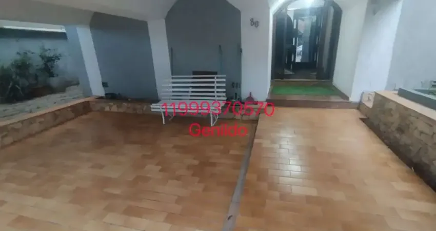 Casa com piscina, com 4 quartos sendo 2 suites, 2 vagas , 4 banheiros , 3 andares, aceita pet, FL55