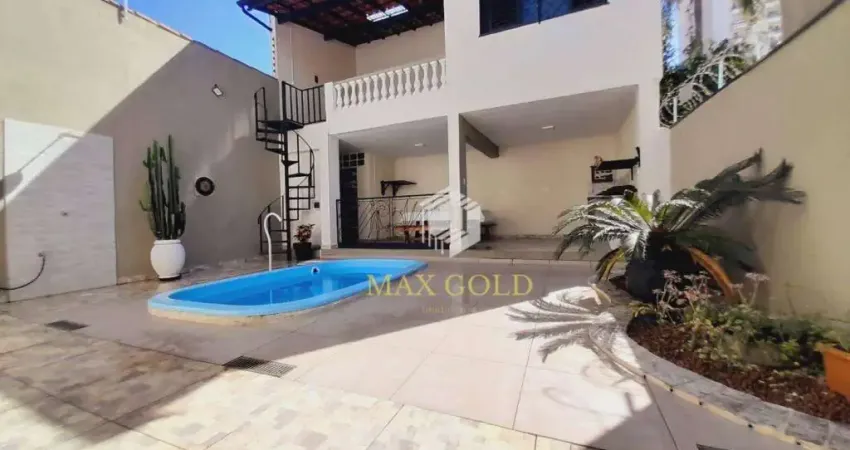 Casa com 3 dormitórios à venda, 450 m² por R$ 1.000.000,00 - Centro - Taubaté/SP