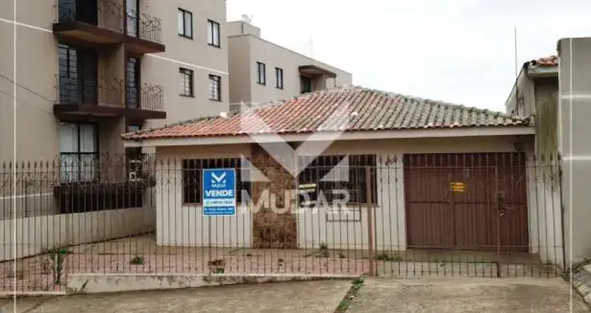 Casa com 3 quartos (01 suíte) e vaga para 3 carros cobertos