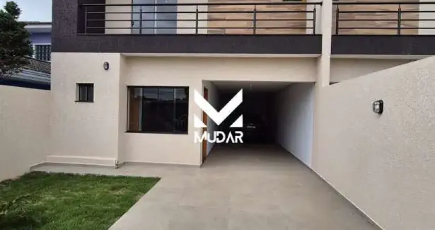 Sobrado novo com 3 suítes com amplo terreno na Marina – Uvaranas