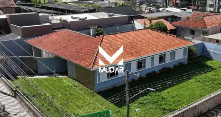 (LOCAÇÃO) Imóvel Comercial com 5 quartos e amplo terreno na Vila Estrela