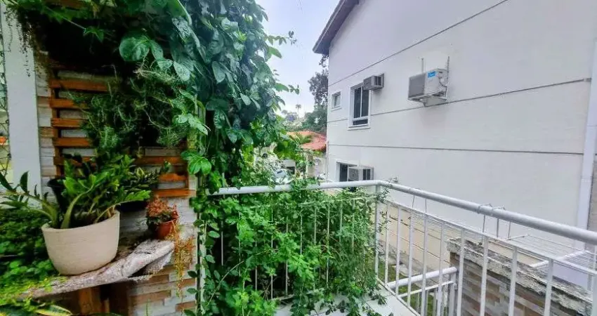 Otima casa 5 qts 4 bhs peq área externa condomínio fechado seg 24hrs lazer completo