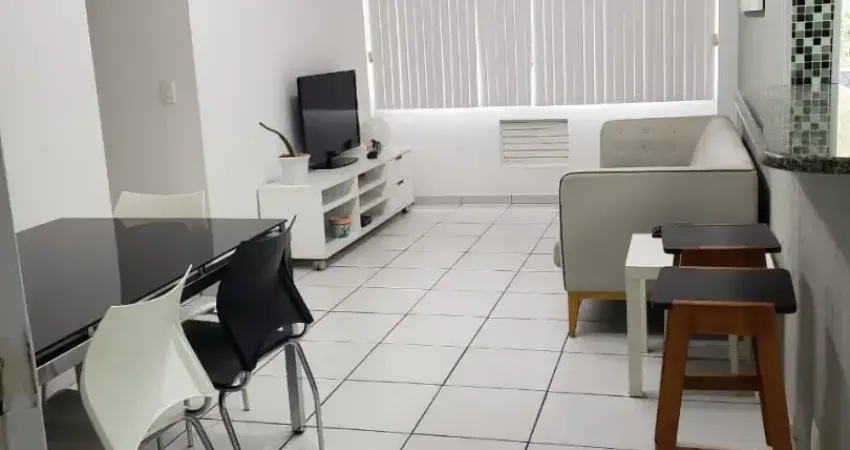 Em rua nobre a araguaia  e junto à farto comércio condução na porta  e colégios de qualidade ao redor ótimo 2 qts  td planejado c armarios de qualidade apto mt claro e arejado