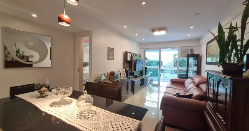 Em ponto nobre com uma varanda de respeito amplo 3 qts (2 suites) 2 vgs repleto armários vista indevassada em prédio qualidade c lazer