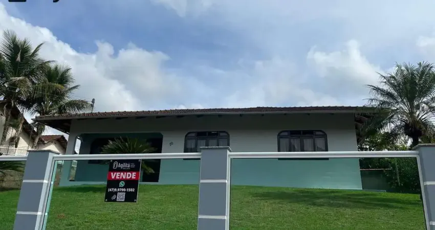 Casa de Alvenaria à Venda em Rodeio/SC