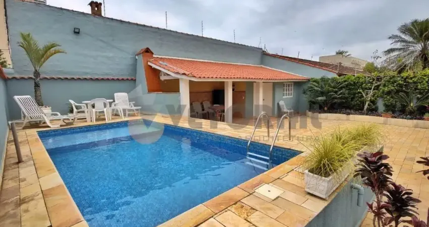 Maravilhosa e aconchegante casa no bairro mais tranquilo de caraguatatuba, indaiá, pertinho do centro, perto das praias.