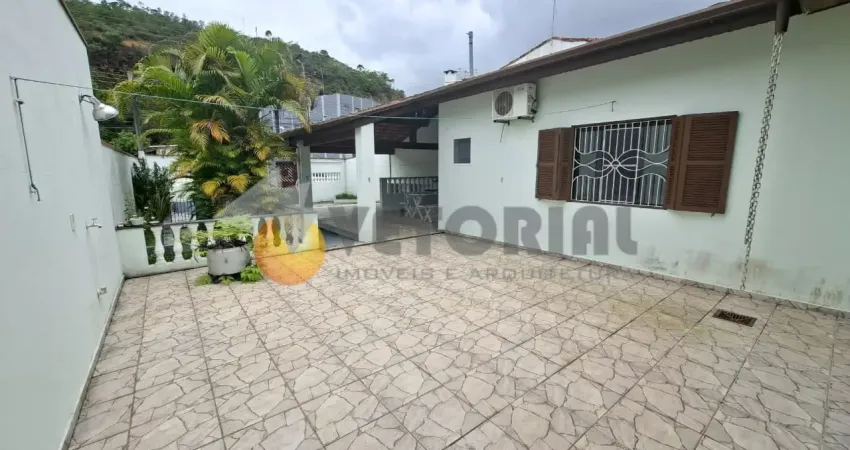 Linda casa para venda no bairro martim de sá em caraguatatuba
