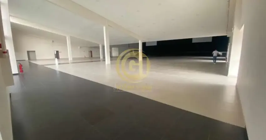 Prédio comercial e industrial com 3500 m² de area construida 12.333 m² de terreno