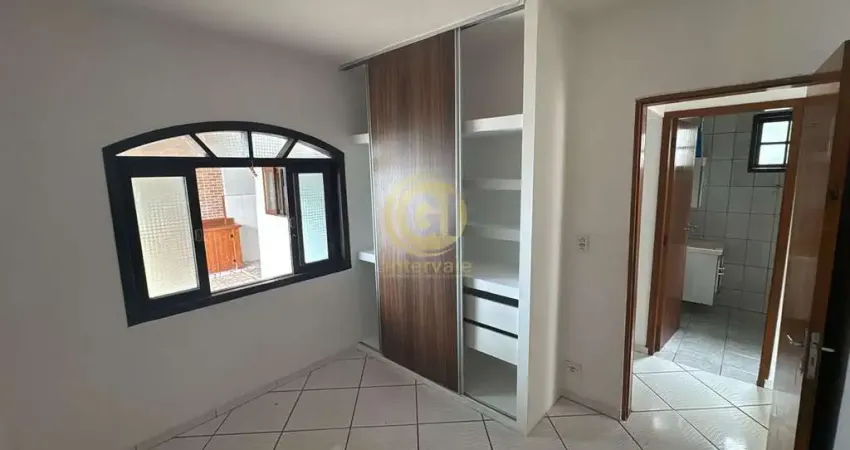 Casa com 2 quartos para alugar na Rua Vicentina, Centro, Jacareí