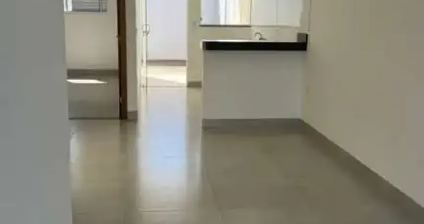 Casa para Venda em Uberlândia, Morumbi, 2 dormitórios, 1 suíte, 2 banheiros, 2 vagas