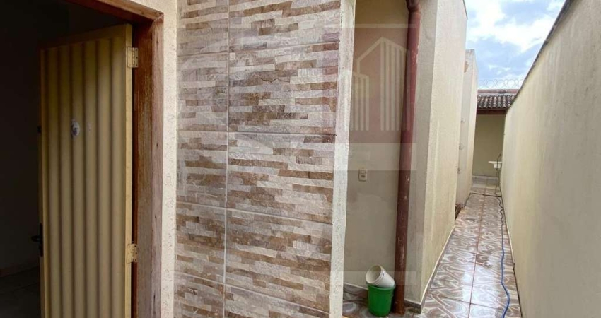 Casa para Venda em Uberlândia, Loteamento Portal do Vale II, 2 dormitórios, 1 banheiro, 1 vaga
