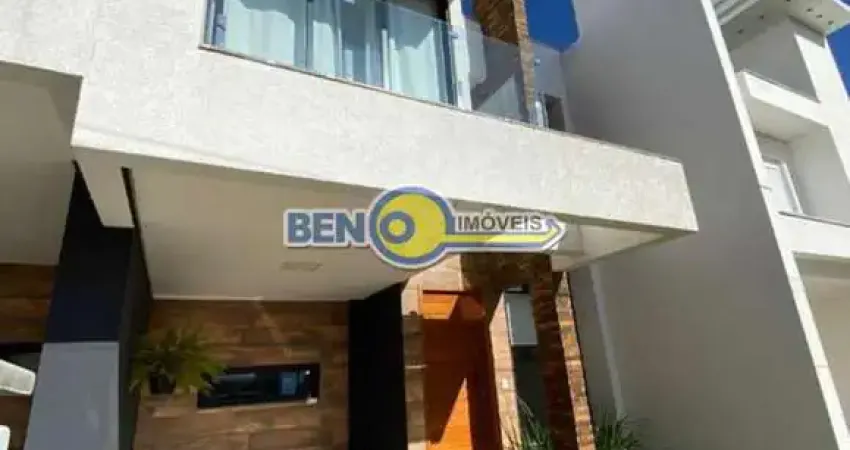 Sobrado com 3 dormitórios no Bairro Jansen, em Gravataí  - RS