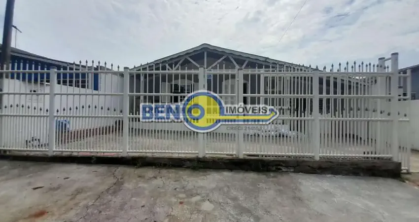 Ótima Casa Com excelente Pátio com Piscina à venda, na cohab A em  GRAVATAI - RS