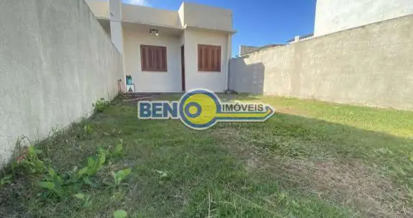 Oportunidade em Nova Tramandaí  Casa com 2 Dormitórios e Pátio Amplo