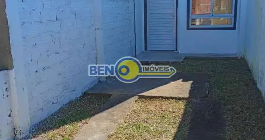 Sobrado a venda em Imbe com amplo patio e 2 dormitorios