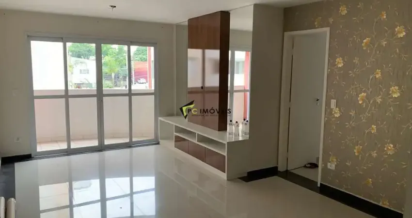 Lindo apartamento, 93 m², 3 quartos, uma suíte, duas vagas, ótima localização.